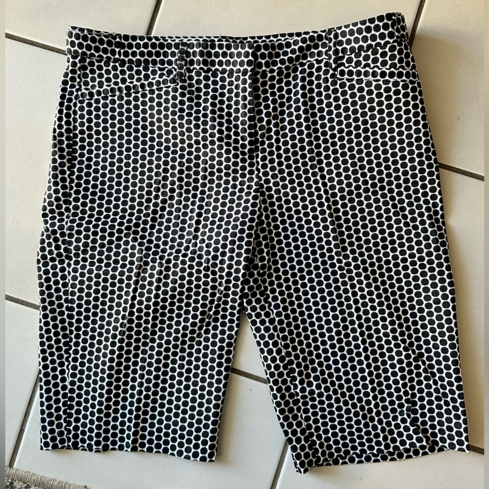 Laundry by Shelli Segal Black/White print Bermuda Shorts - size 6